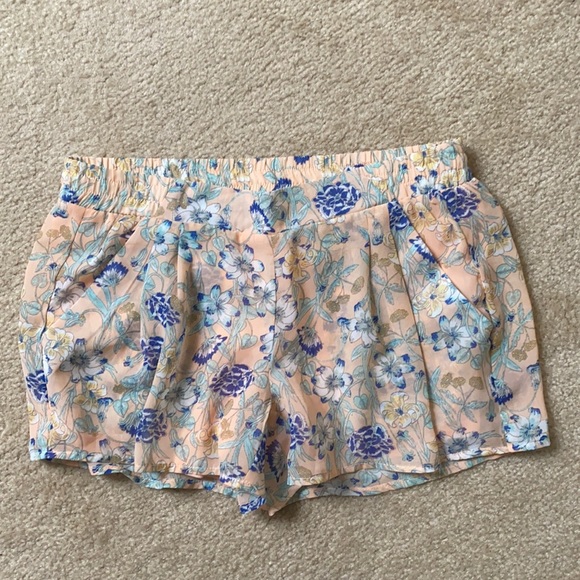Rewind Pants - Like new lined light weight floral shorts